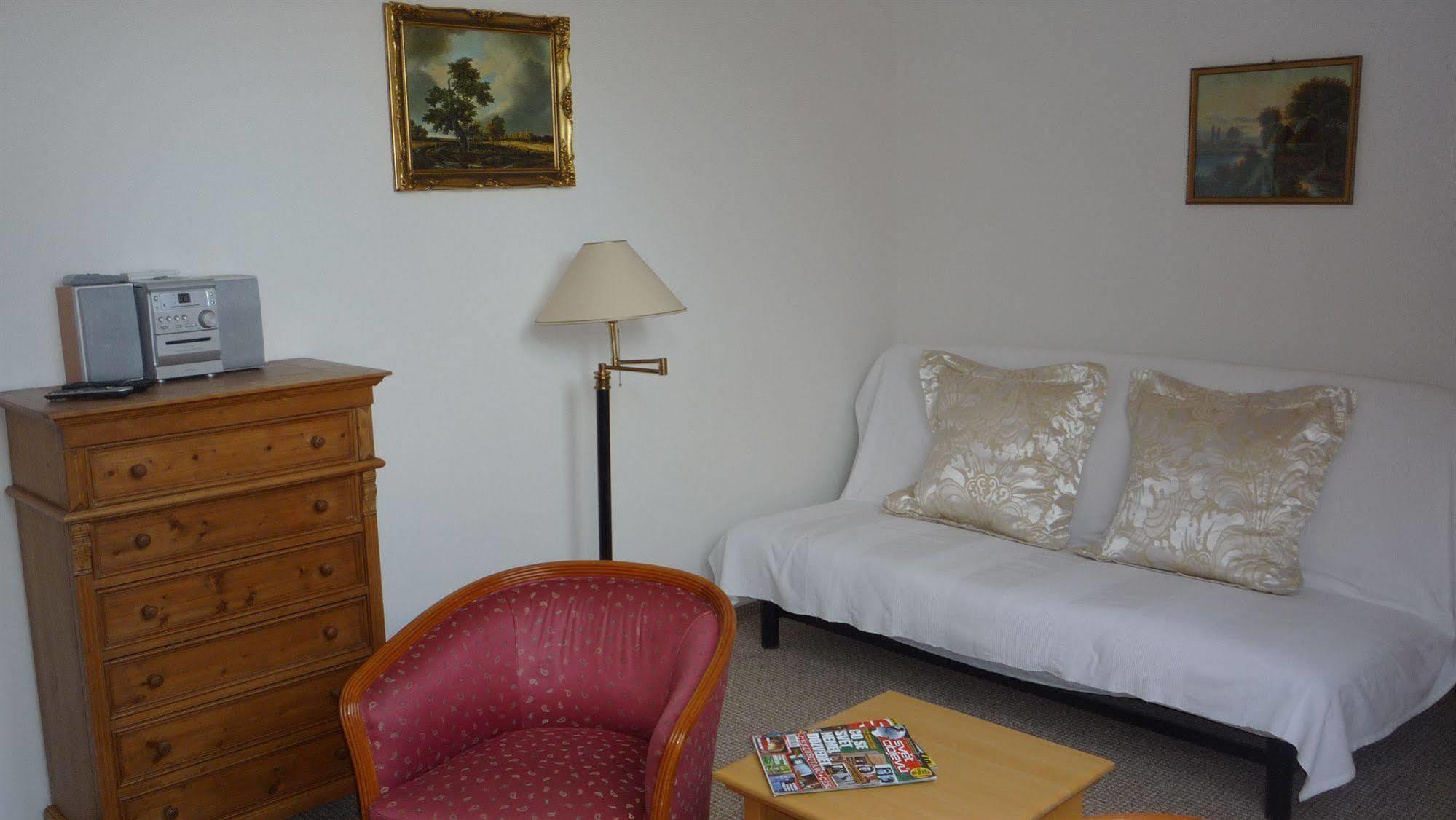 Apartmány Gráf Chýně Exterior foto