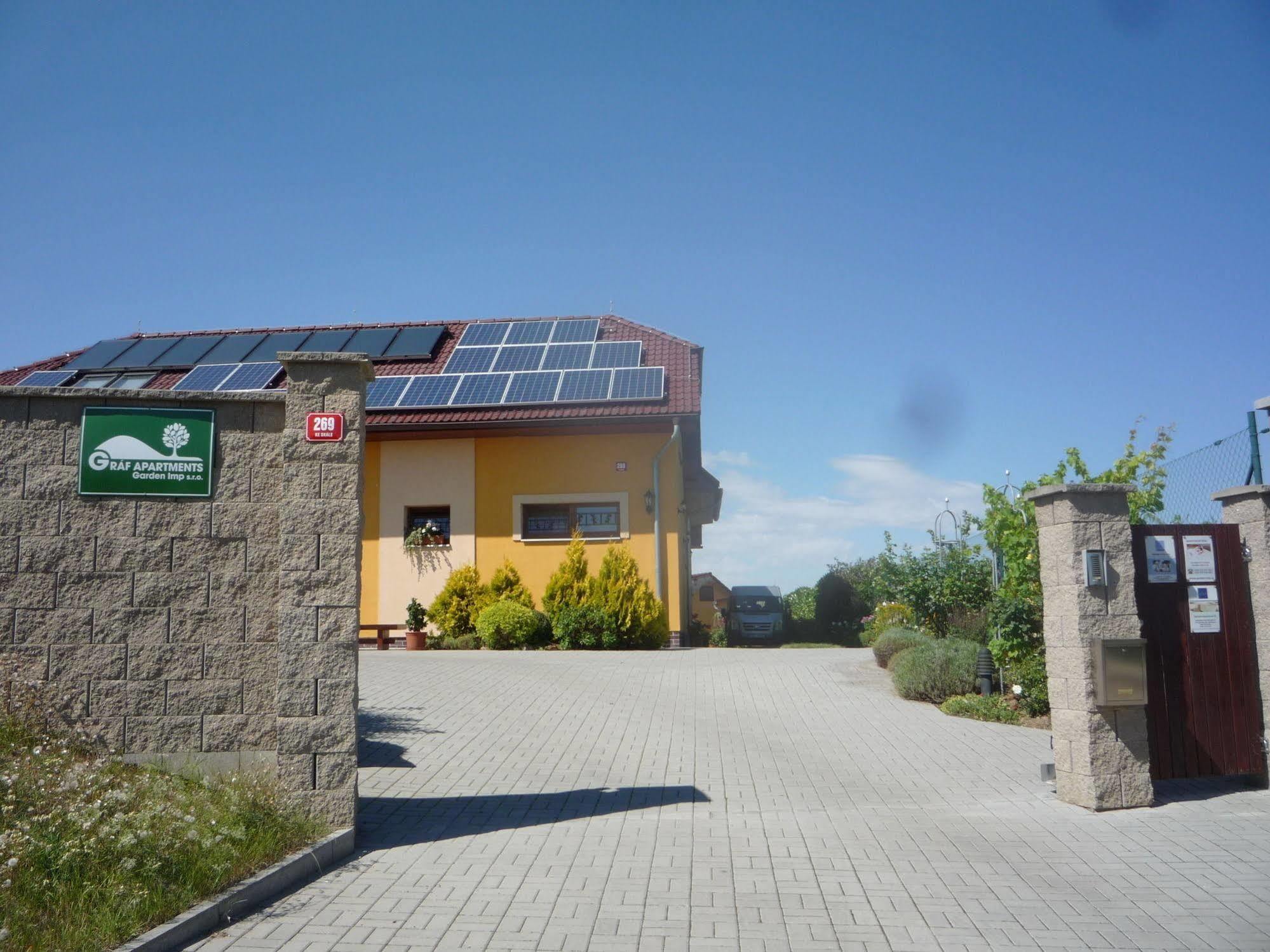 Apartmány Gráf Chýně Exterior foto