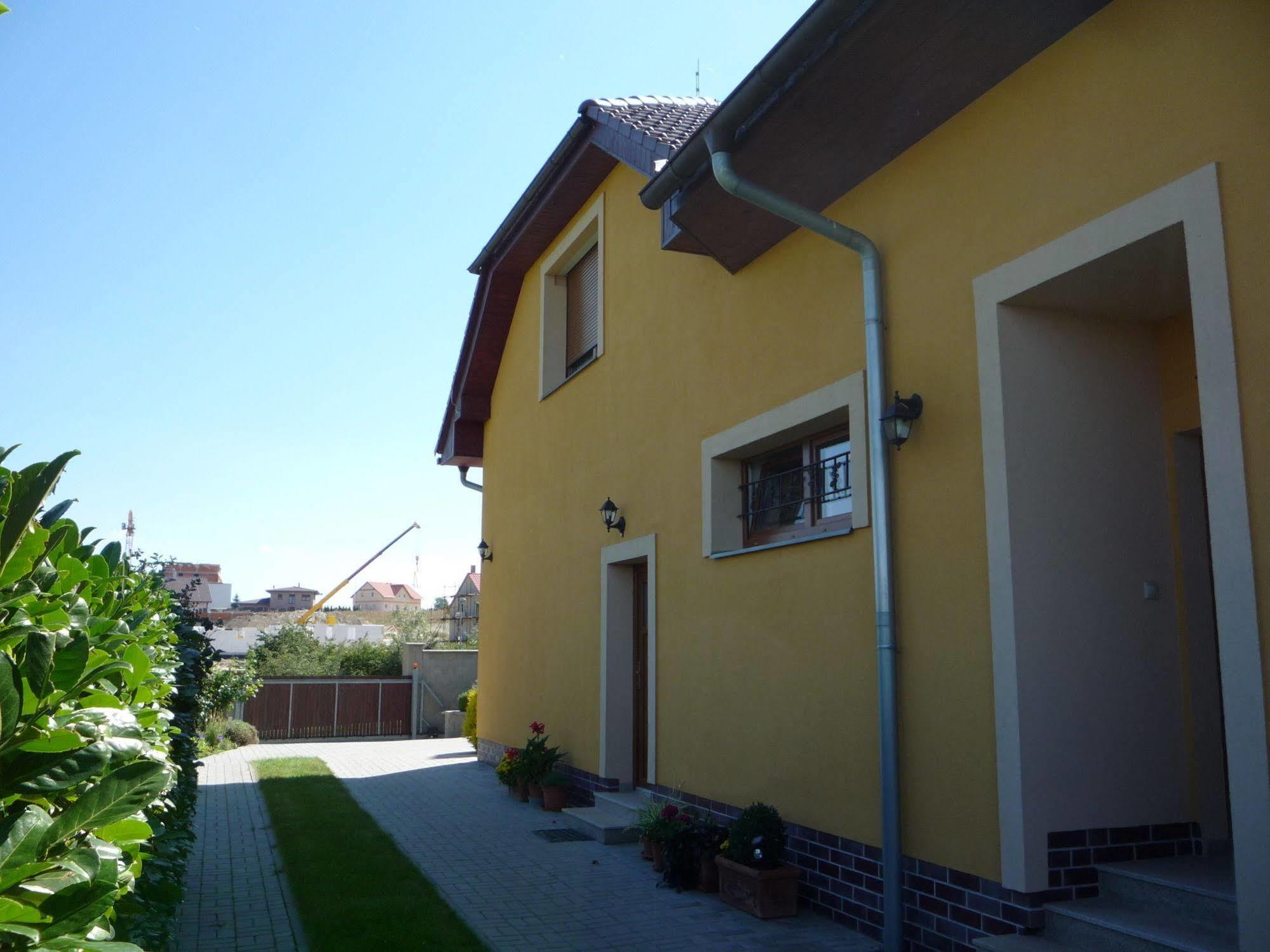 Apartmány Gráf Chýně Exterior foto