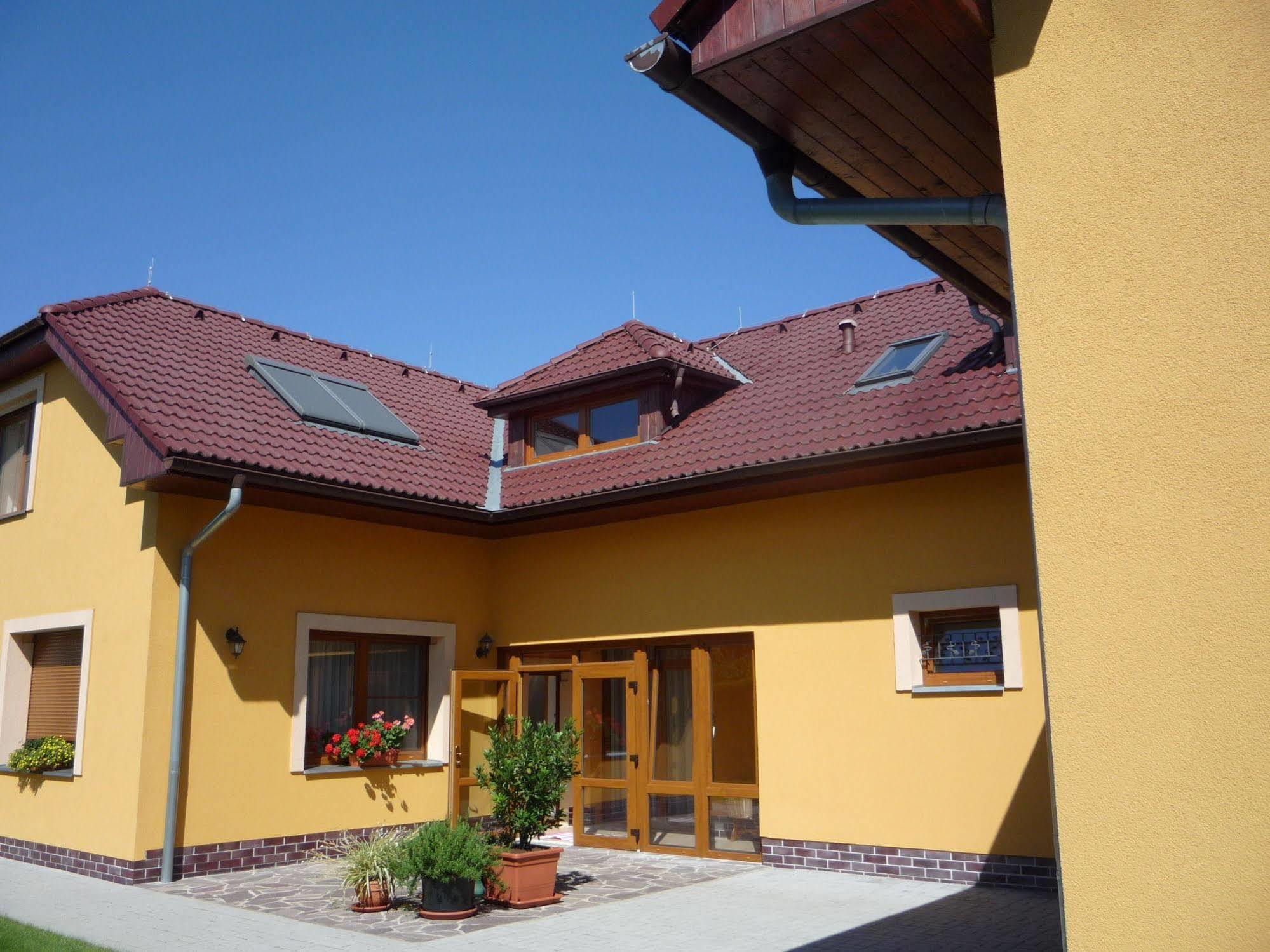 Apartmány Gráf Chýně Exterior foto