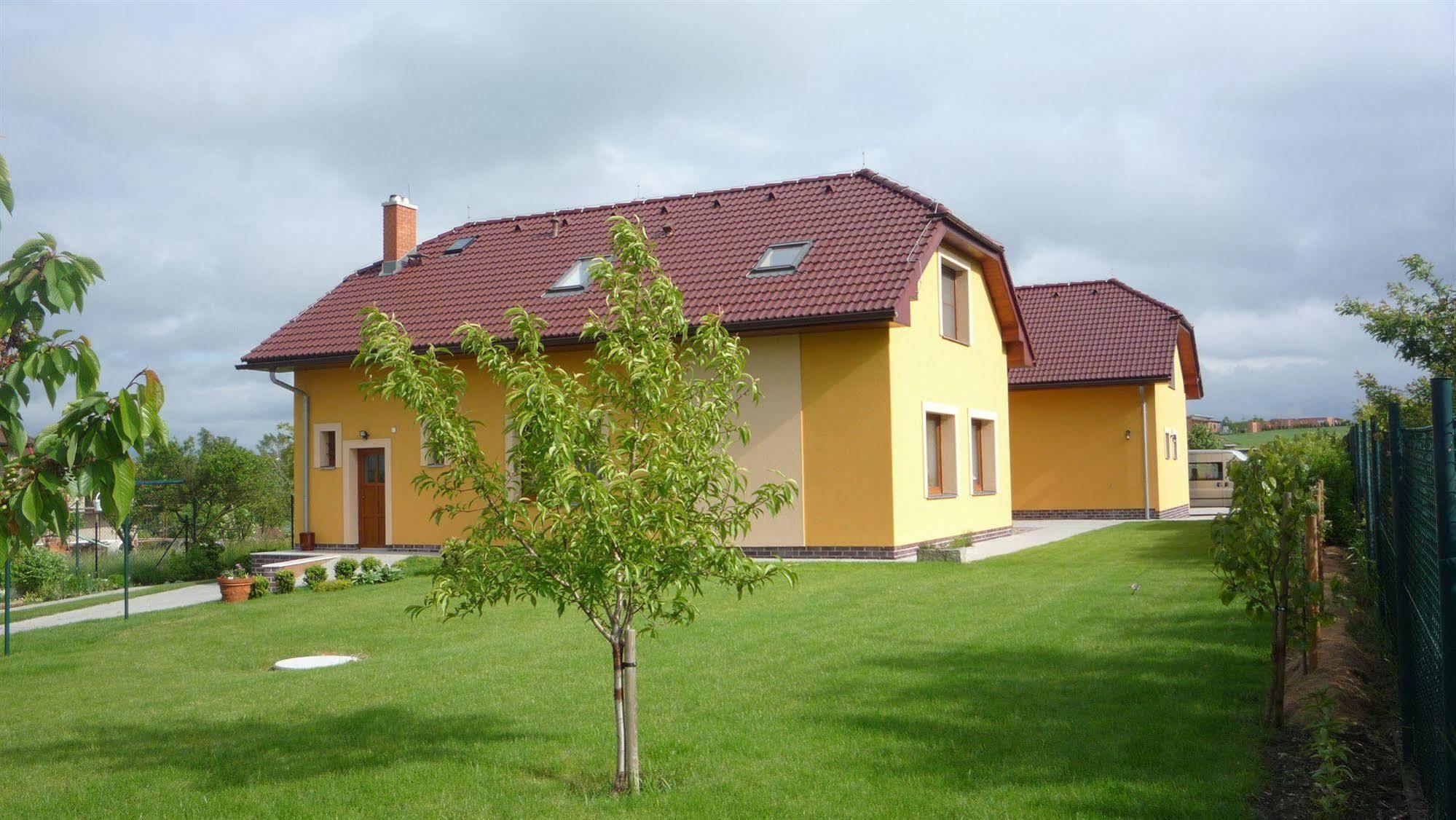 Apartmány Gráf Chýně Exterior foto